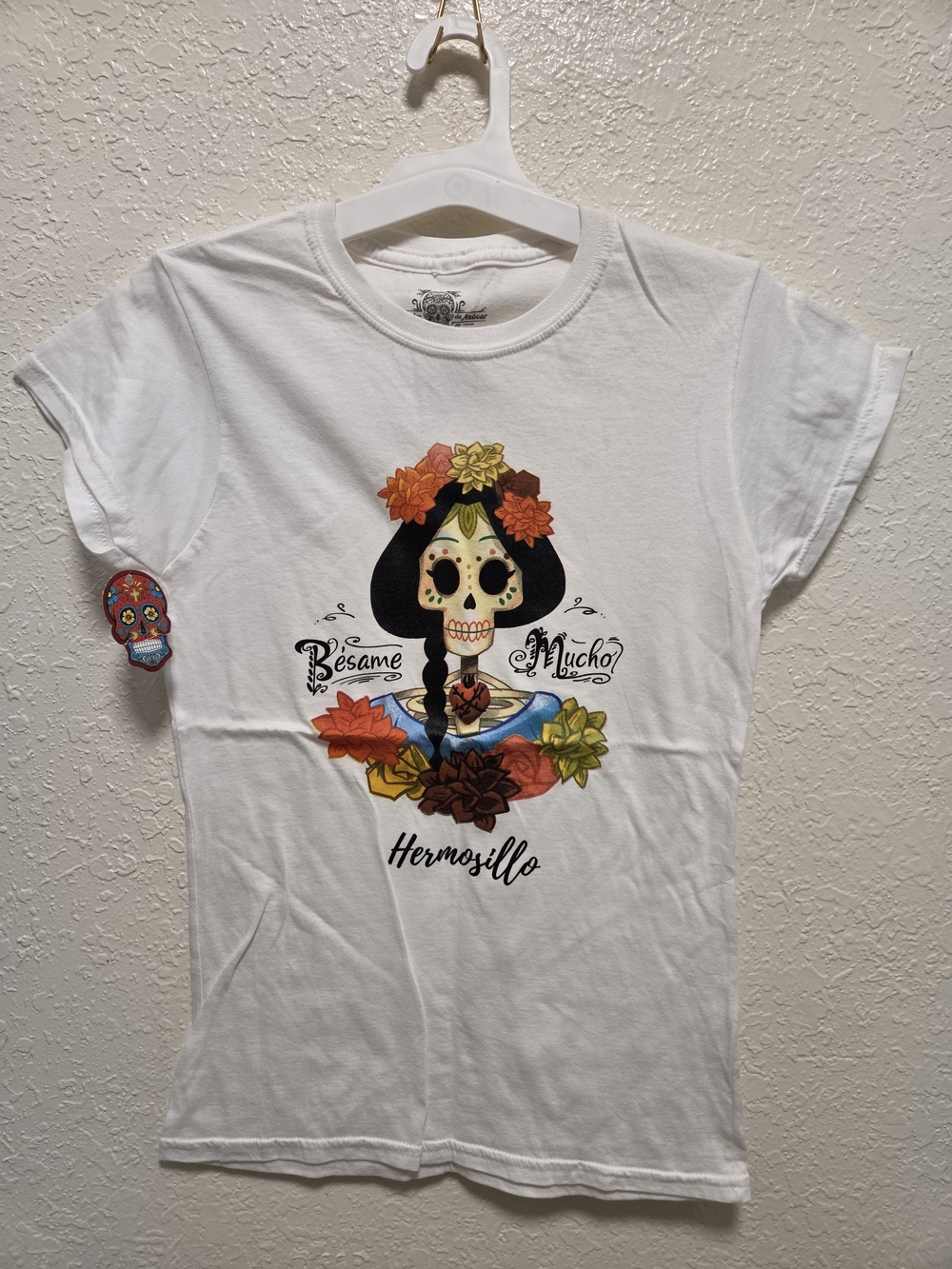Sugar Skull White 'Bésame Mucho' Tee Small